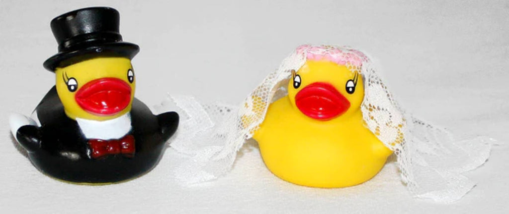 Set of 2 Mr. &amp; Mrs. cups and bath ducks
