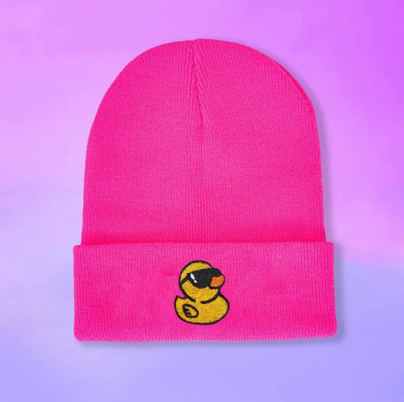 bonnet-rose-canard-jaune-lunettes-de-soleil