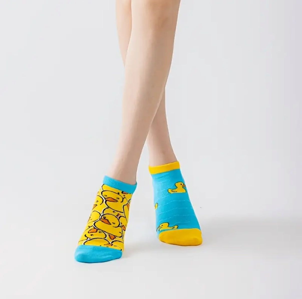 Kurze Socken mit Entenmotiv