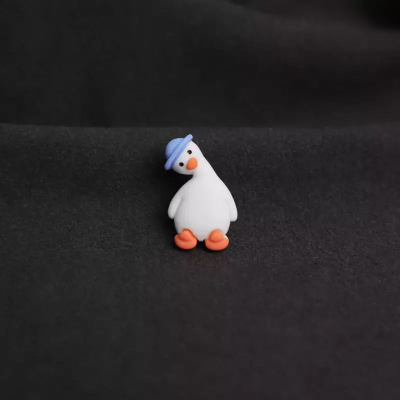 pins-canard-blanc-chapeau-bleu-cdb