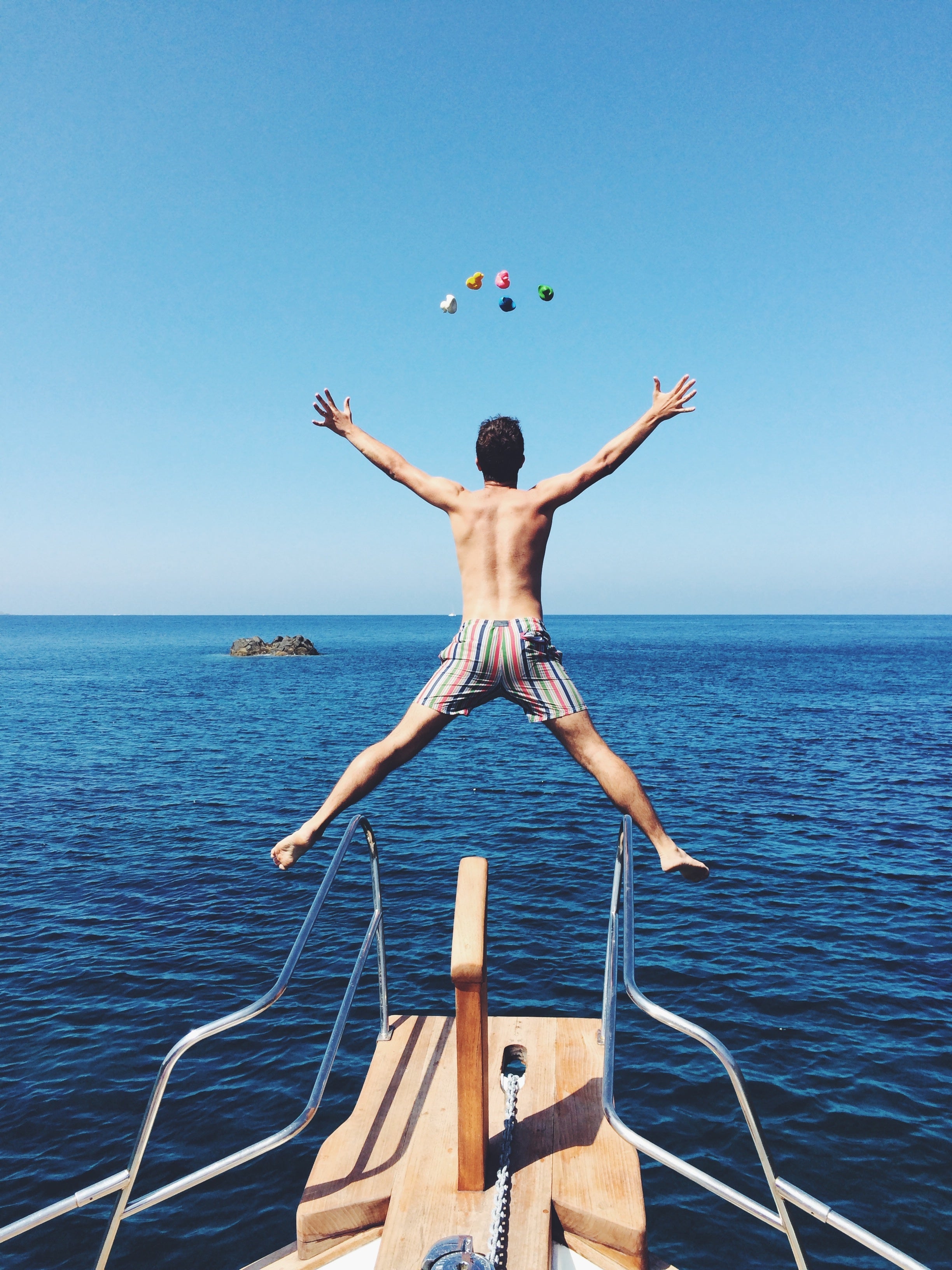 canard-monochrome-rose-oli-carol