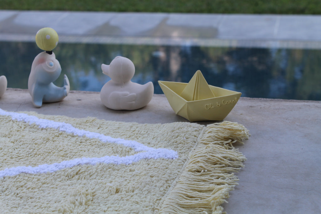 canard-monochrome-blanc-oli-carol